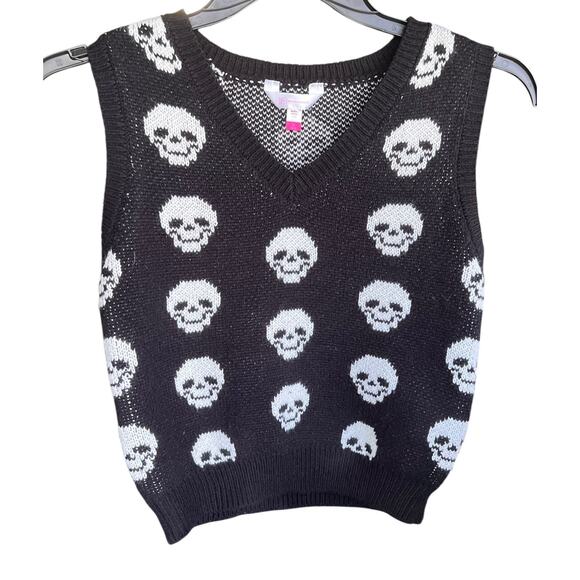No Boundaries Sweaters - Wednesday Addams Cropped Black sweater vest skulls goth sz S